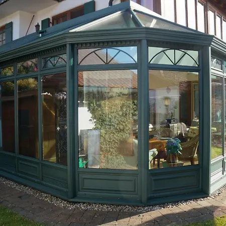 Konstanzer Bergblick Mit Wintergarten 아파트